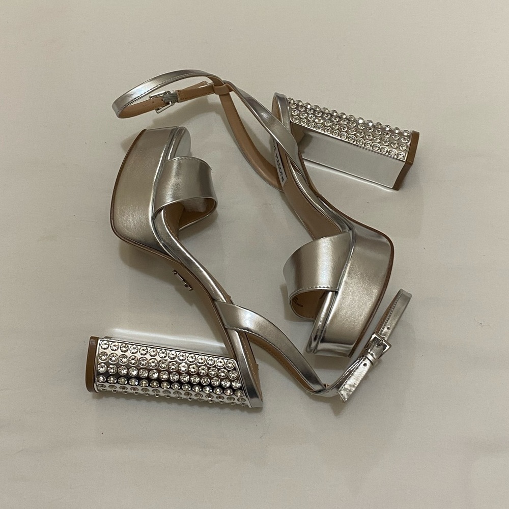NWT Steve Madden Women’s Lasher Metallic Embellished Heels In Silver Size 5.5 - Picture 6 of 10
